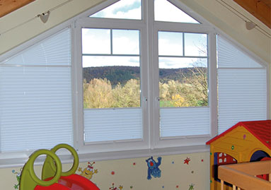 Faltstore im Kinderzimmer
